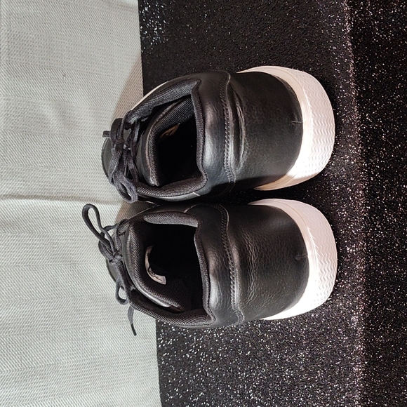 Air Jordan Oxford Shoes - Picture 3 of 5